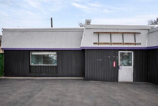 Peterborough, ON Retail - 384 Queen St