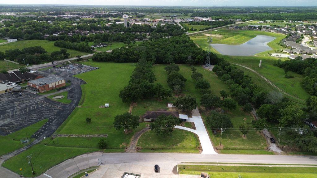 1001 Rosharon Rd, Alvin, TX for Sale