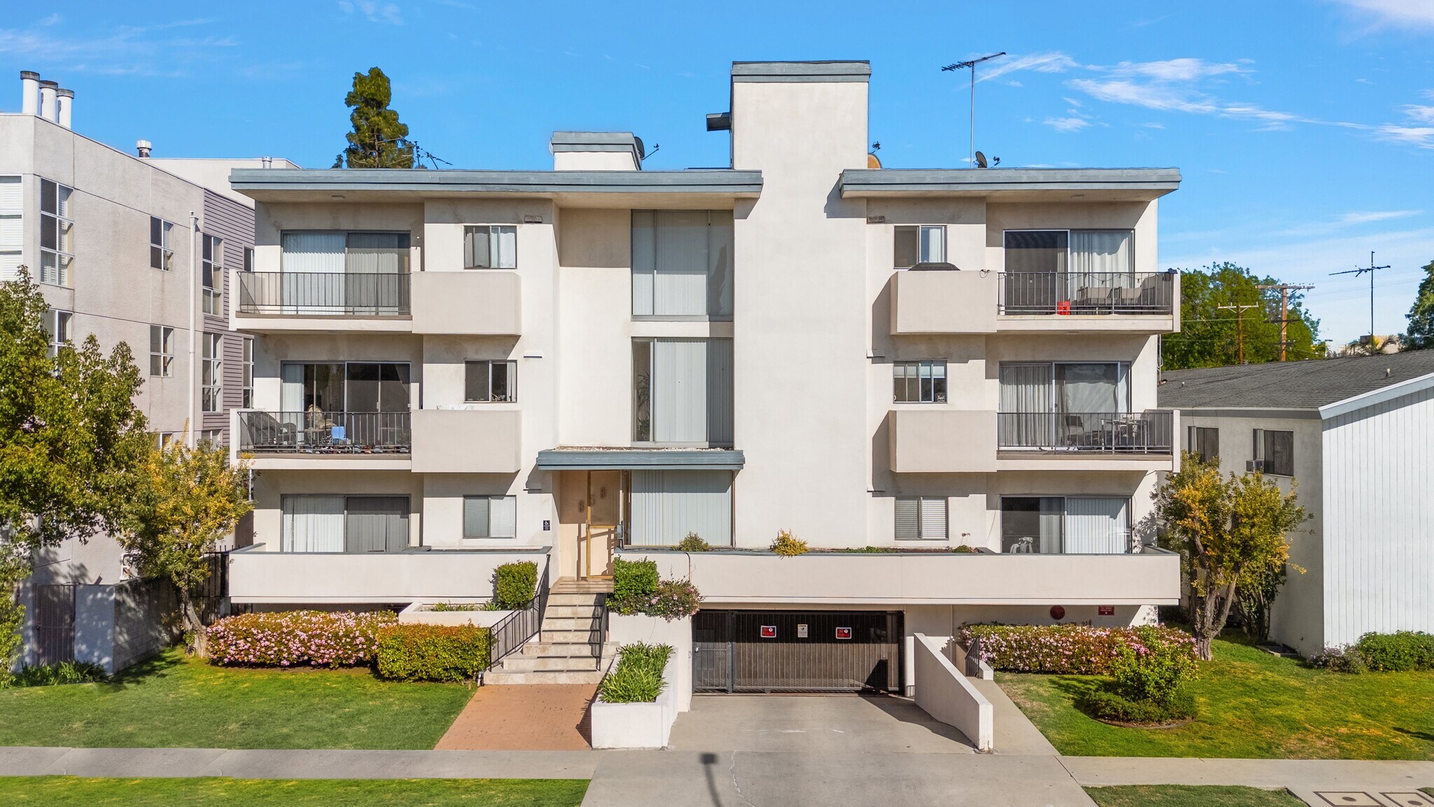 858 S Shenandoah St, Los Angeles, CA for Sale