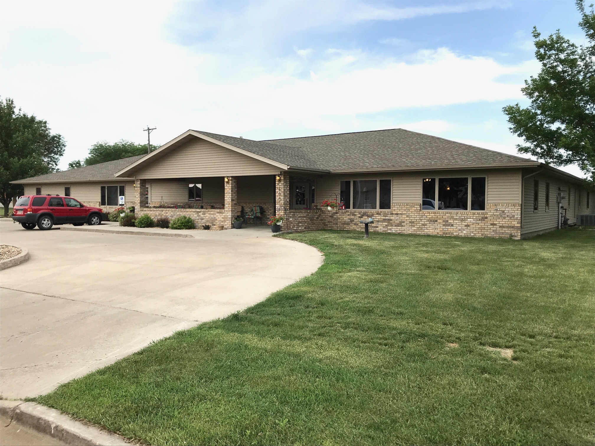 600 S Hill St, Salem, SD for Sale