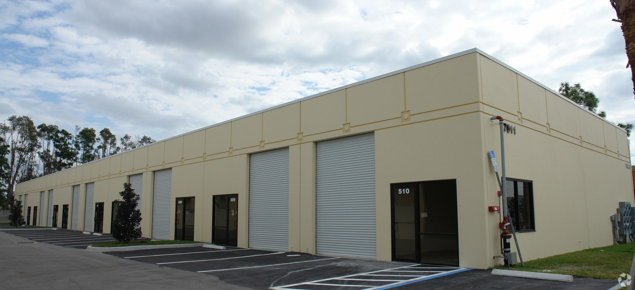 17011 Alico Commerce Ct, Fort Myers, FL for Rent