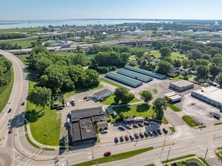 Green Bay, WI Freestanding - 1006 Velp Ave