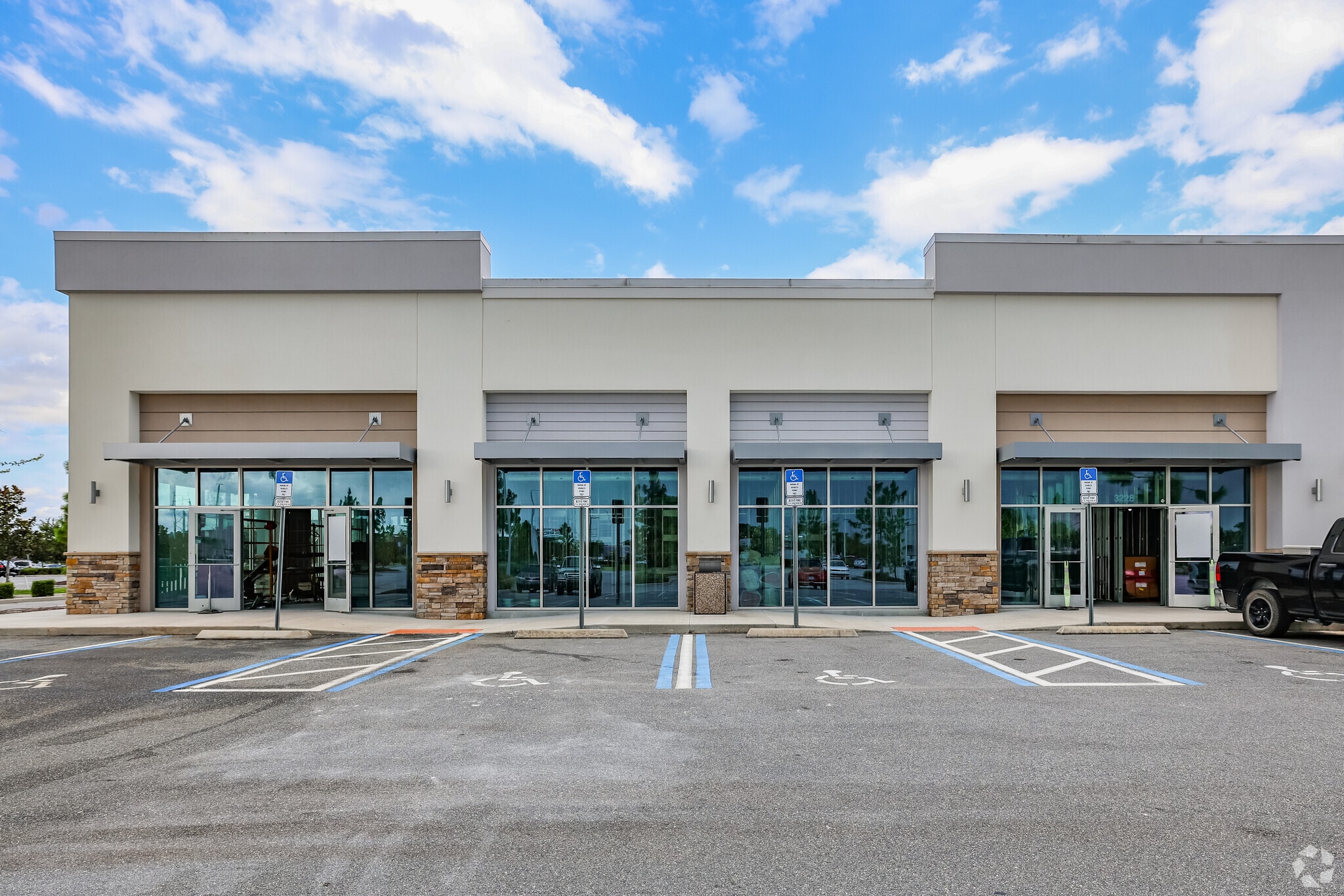 3221-3231 Vineland Rd, Kissimmee, FL for Rent