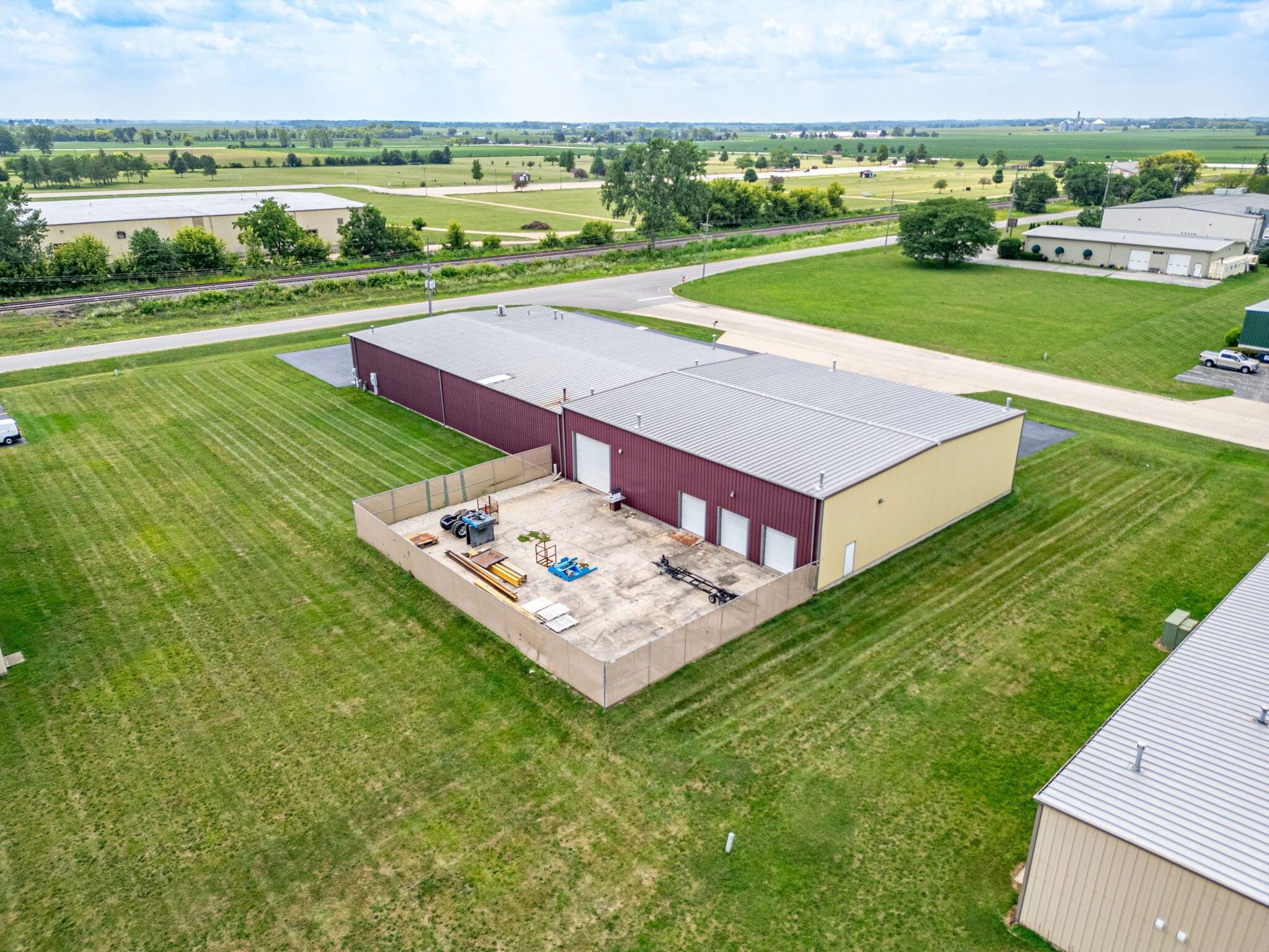 525 Chippewa Rd, Harvard, IL for Sale