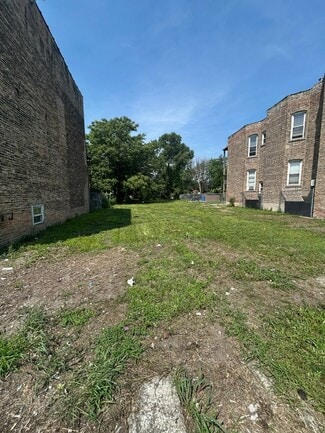 Chicago, IL Commercial Land - 336-338 N Hamlin Ave