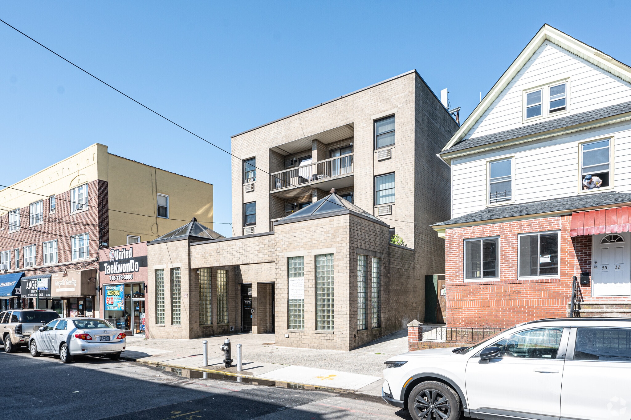 5536 69th Pl, Maspeth, NY for Sale
