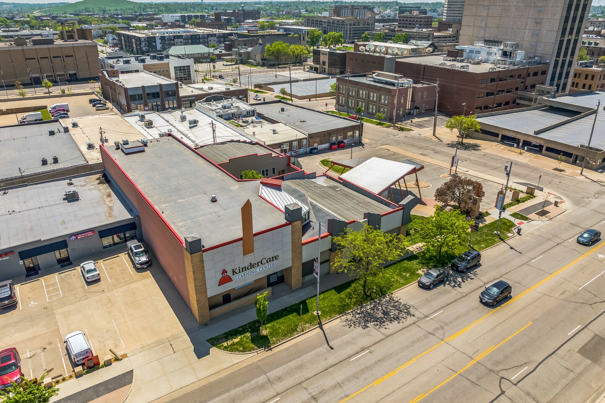 615 1st Ave SE, Cedar Rapids, IA for Sale