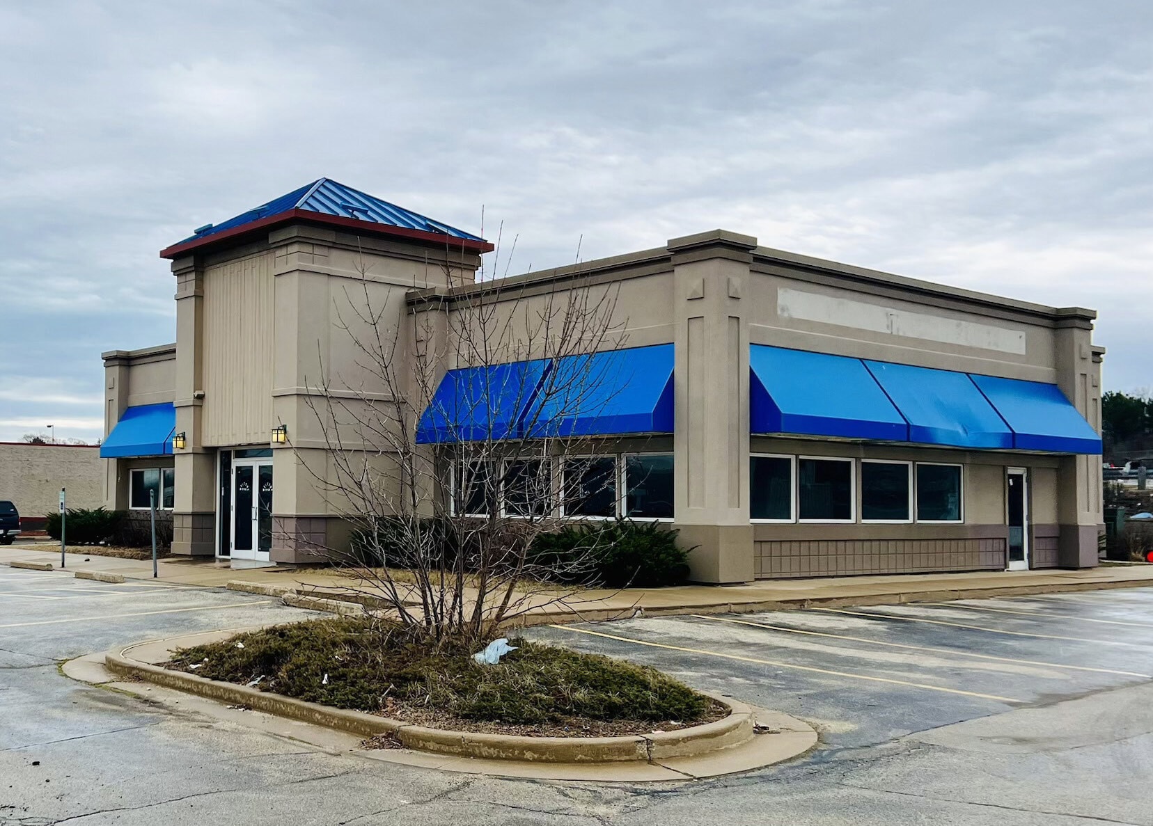 8101 W Brown Deer Rd, Milwaukee, WI for Rent