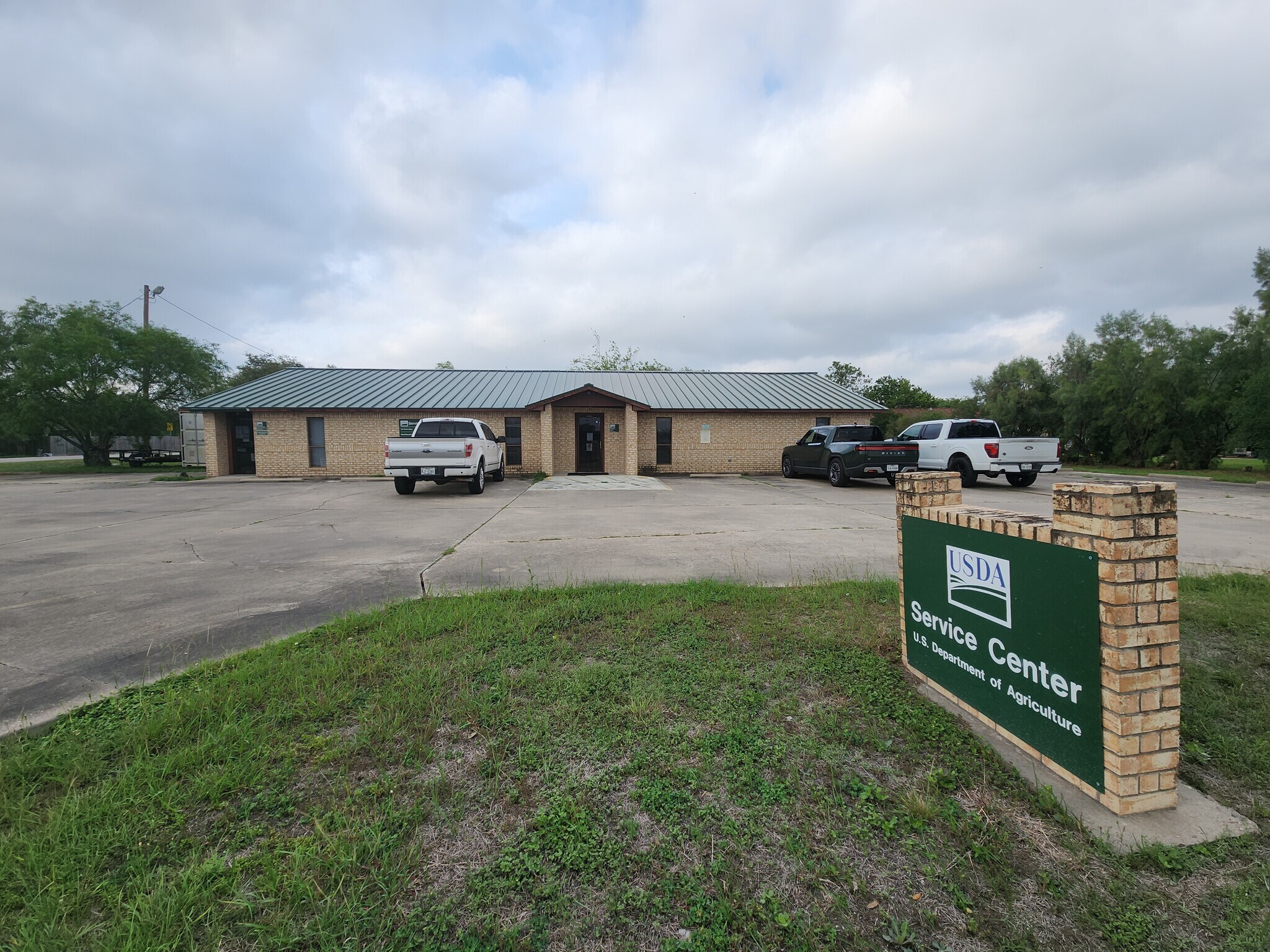 603 E Empresario St, Refugio, TX for Sale