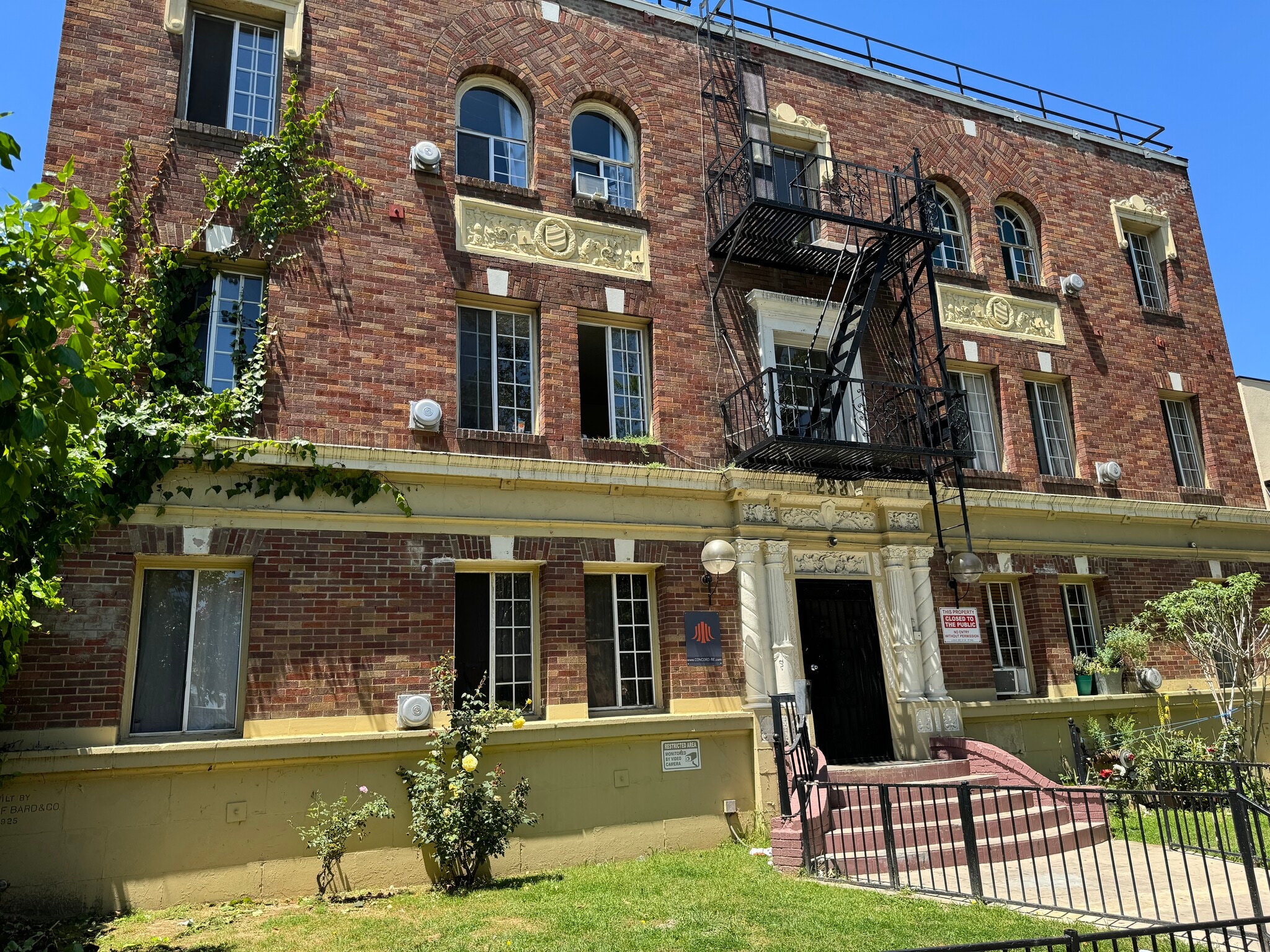 233 N Kenmore Ave, Los Angeles, CA for Sale