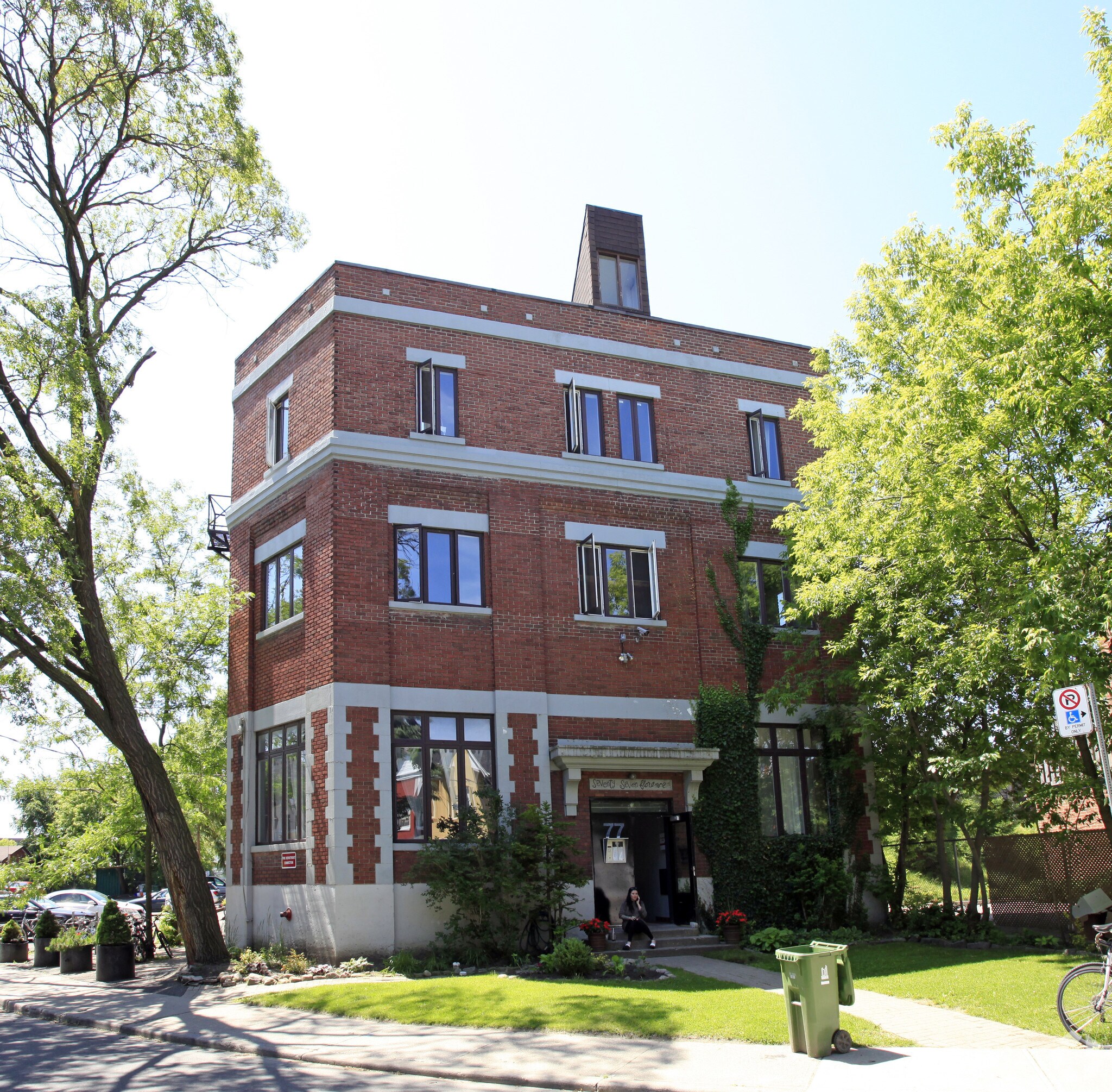 77 Florence St, Toronto, ON for Rent