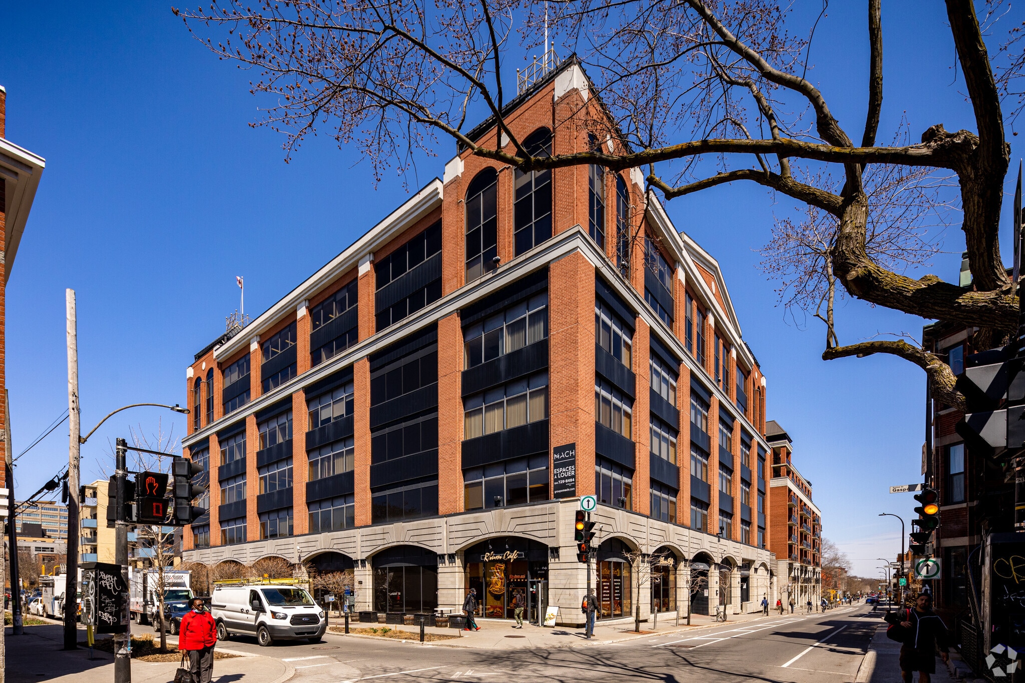 201-211 Av Laurier E, Montréal, QC for Rent