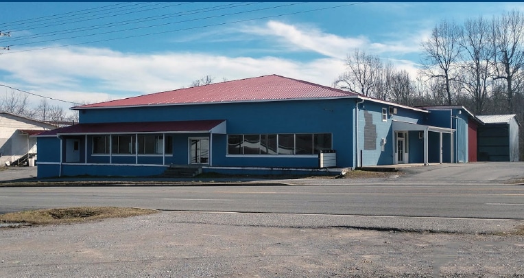 443 E Broad St, Smithville, TN for Rent