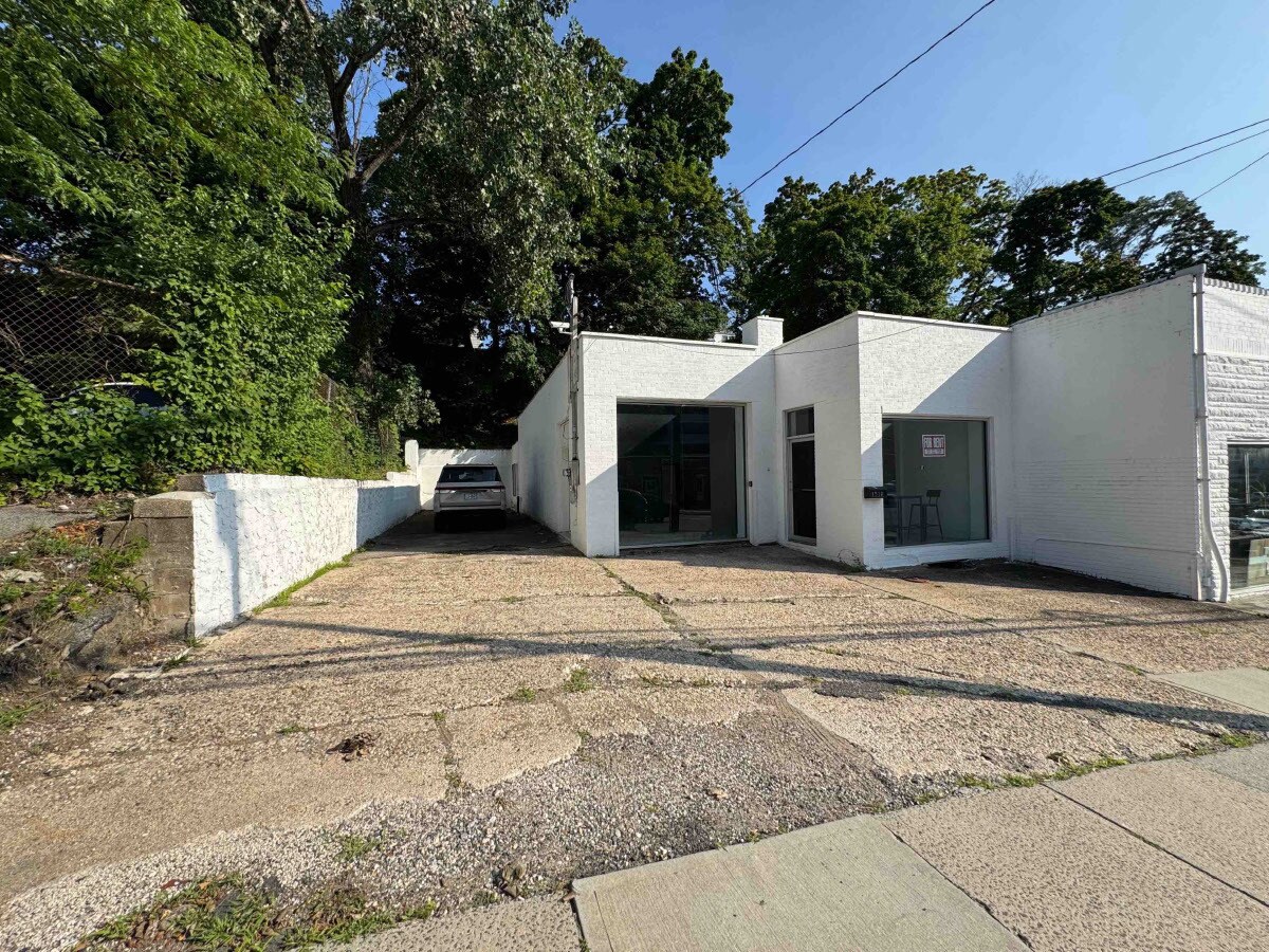 1208-1210 Northern Blvd, Manhasset, NY for Rent