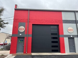 Round Rock, TX Showroom - 2100 Double Creek Dr