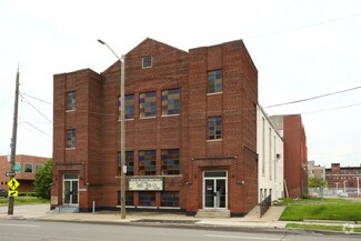 1042-1044 E Warren Ave  