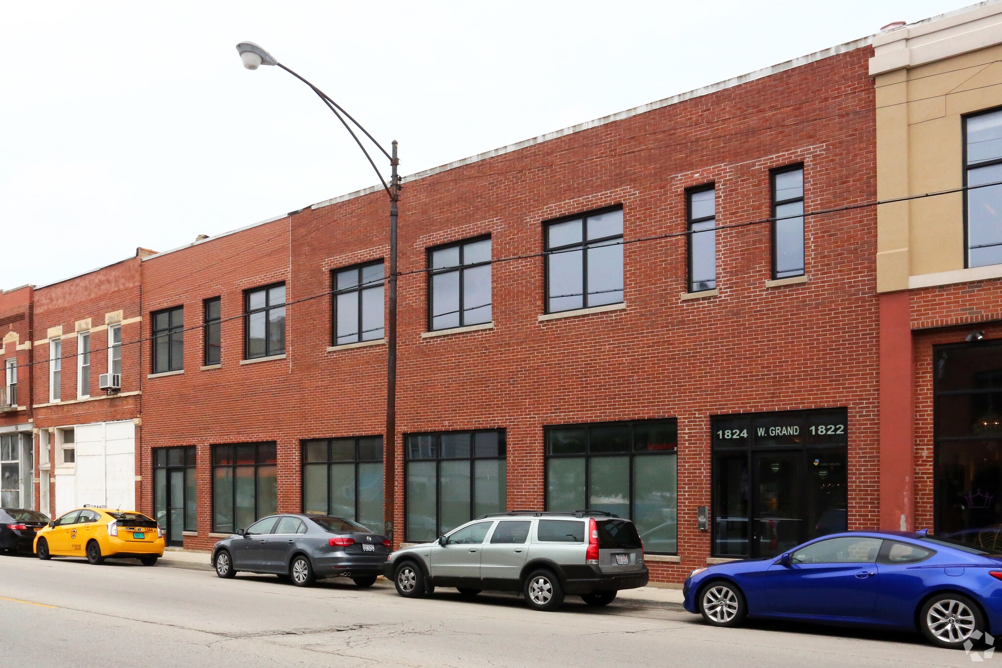 1820-1830 W Grand Ave, Chicago, IL for Rent