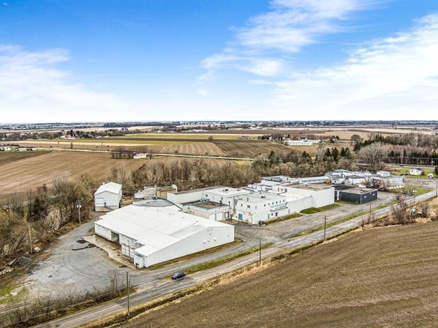 212 Ch Du Canton S, Yamachiche, QC for Sale
