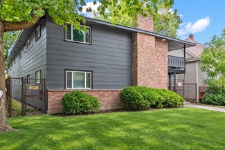 Spokane, WA Apartments - 943 E Augusta Ave