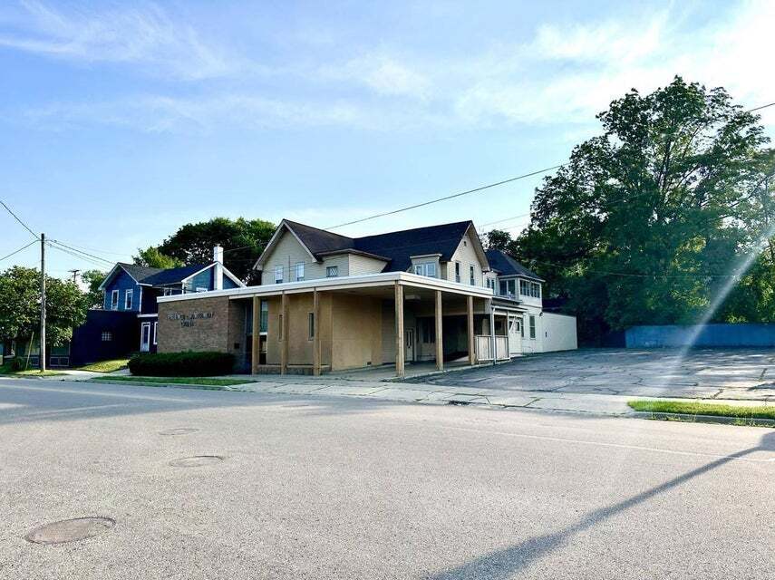 406 1st St, Jackson, MI for Sale