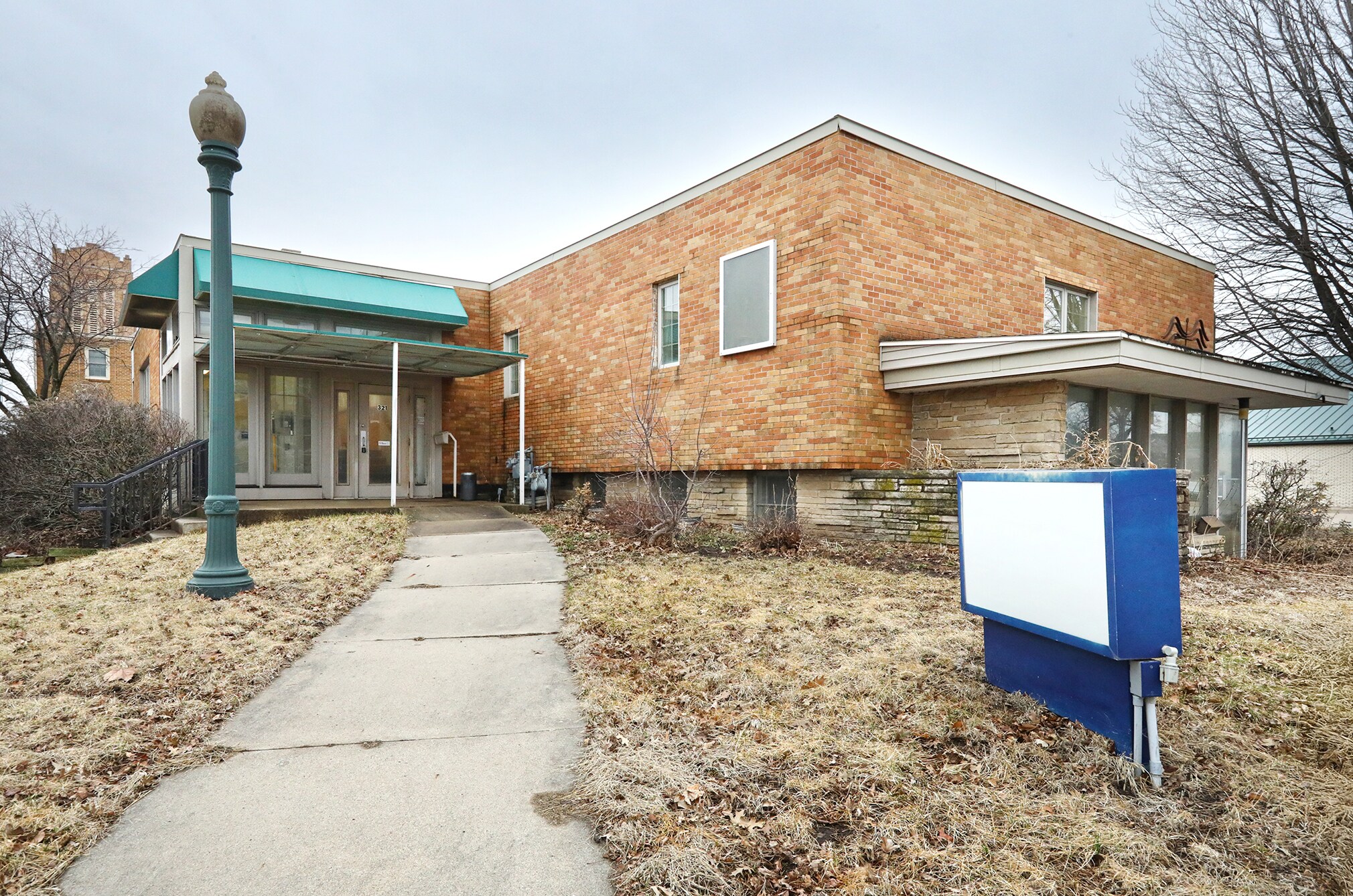 321 E 3rd St N, Newton, IA for Rent