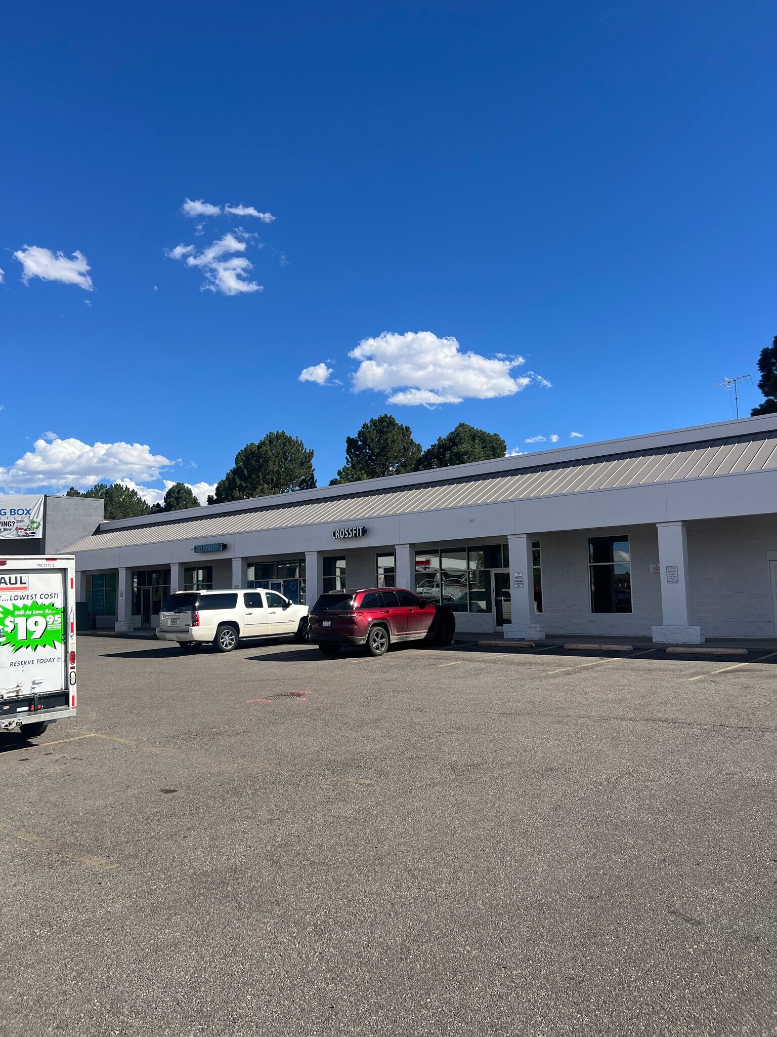 2200 S Monaco Pky, Denver, CO for Rent