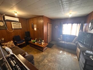 Bradford, TN Apartments - 447 W Main St