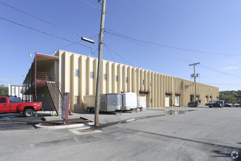 3051-3121 Merriam Ln, Kansas City, KS for Rent