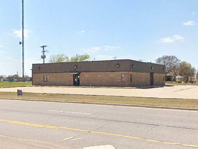 1702 N Glenn L English St, Cordell, OK for Sale