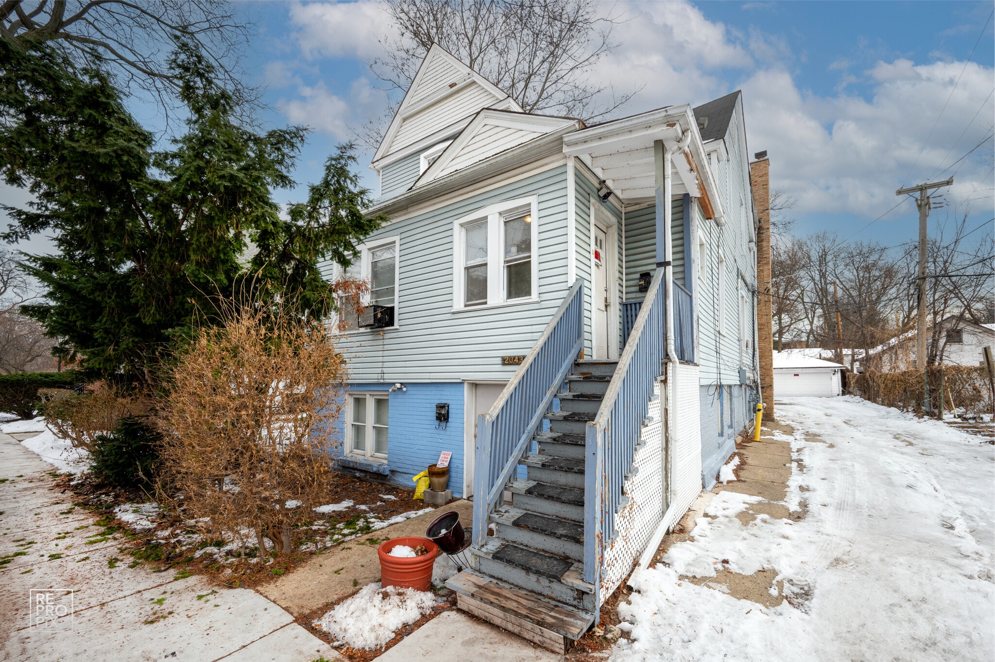 2043 Asbury Ave, Evanston, IL for Sale