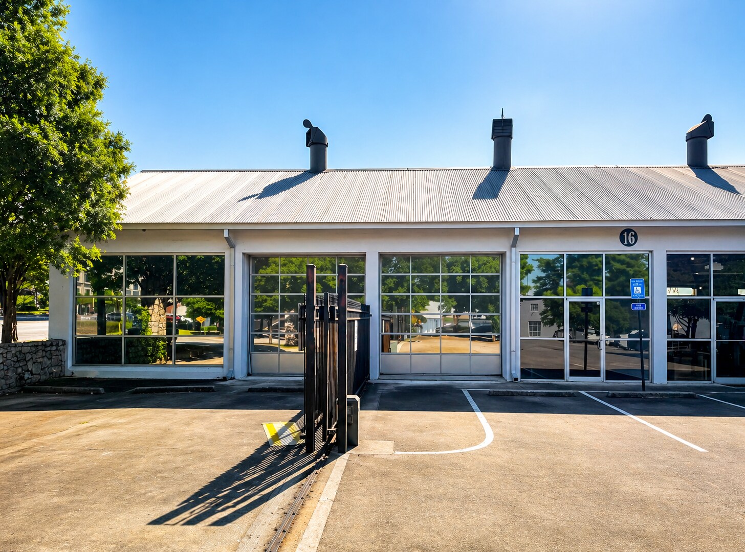 448 Ralph David Abernathy Blvd, Atlanta, GA for Rent