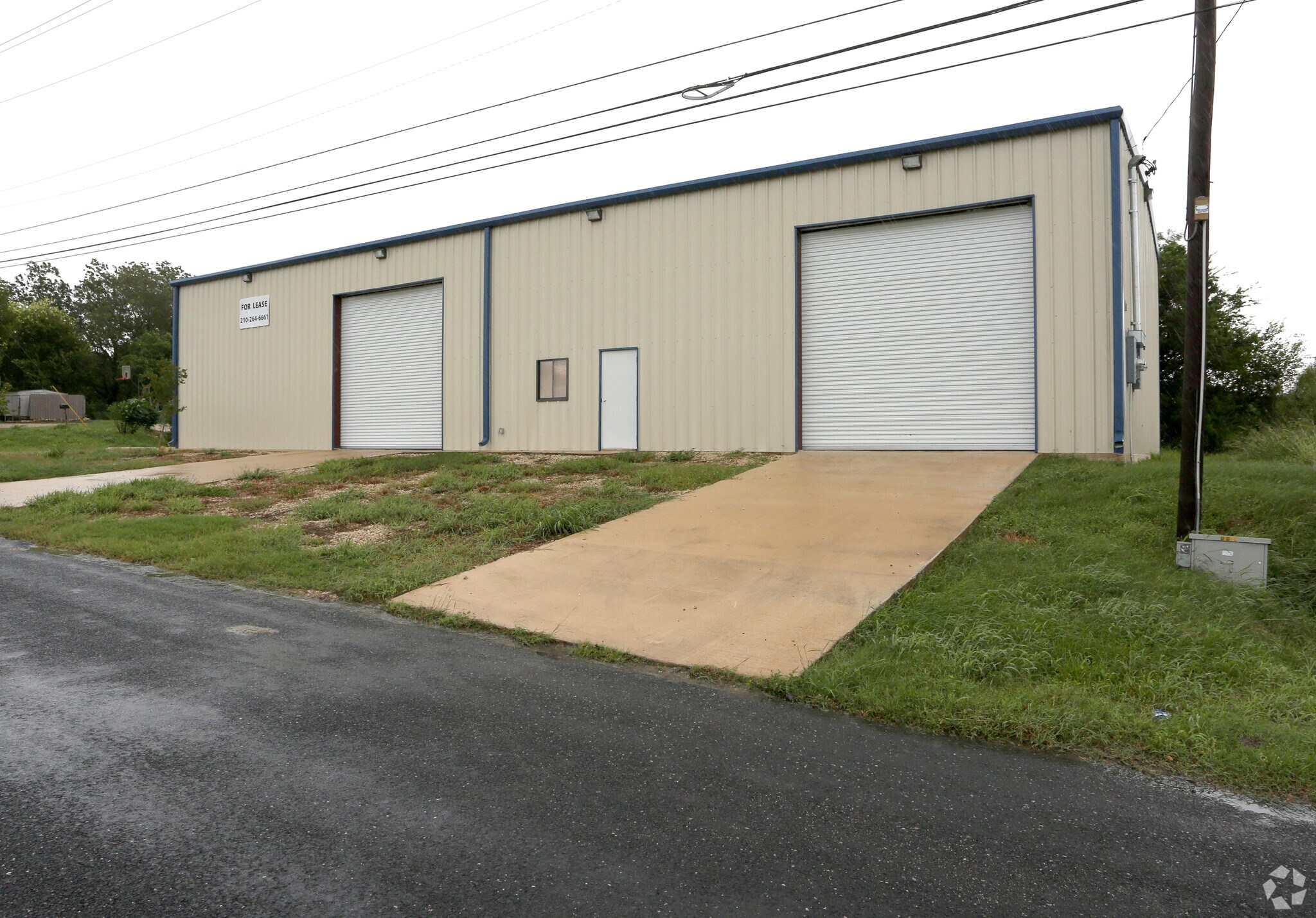 9322 Kneupper Ln, Converse, TX for Rent