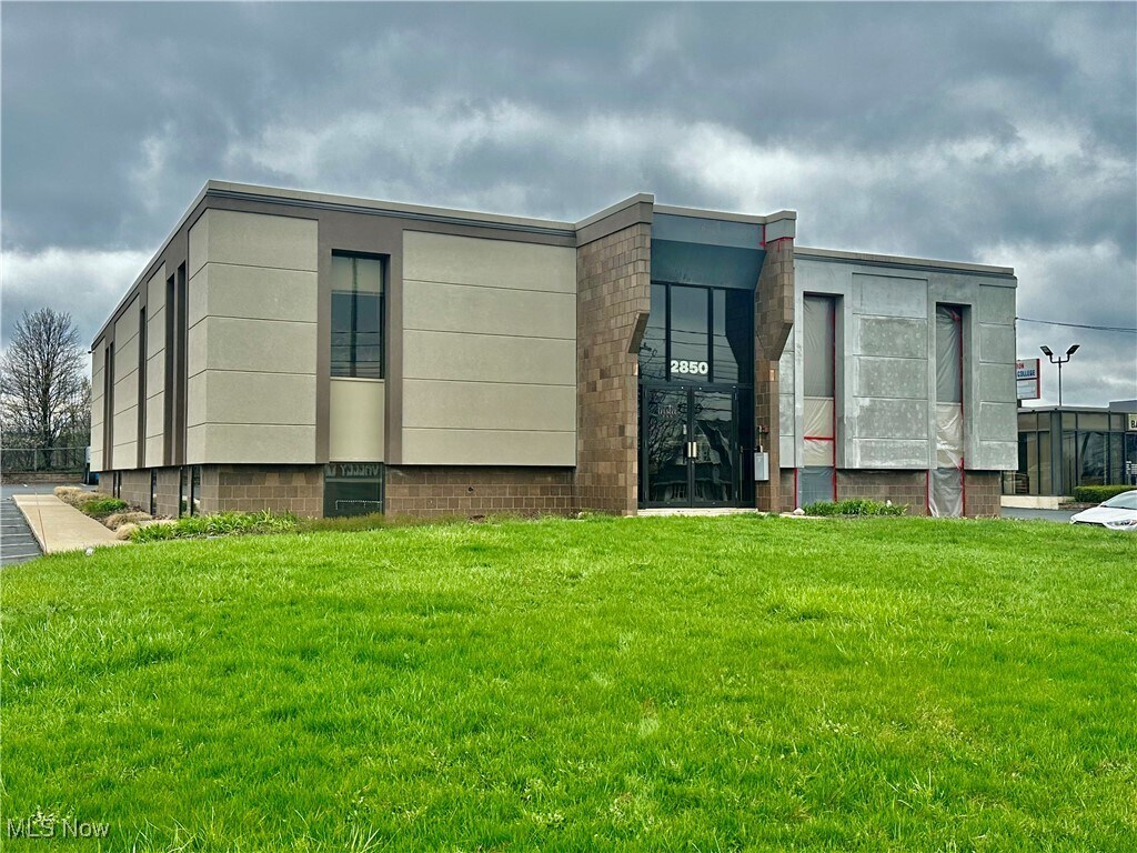2850 S Arlington Rd, Akron, OH for Sale