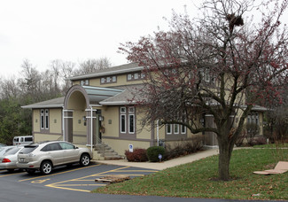 Clarendon Hills, IL Office - 219 W 55th St