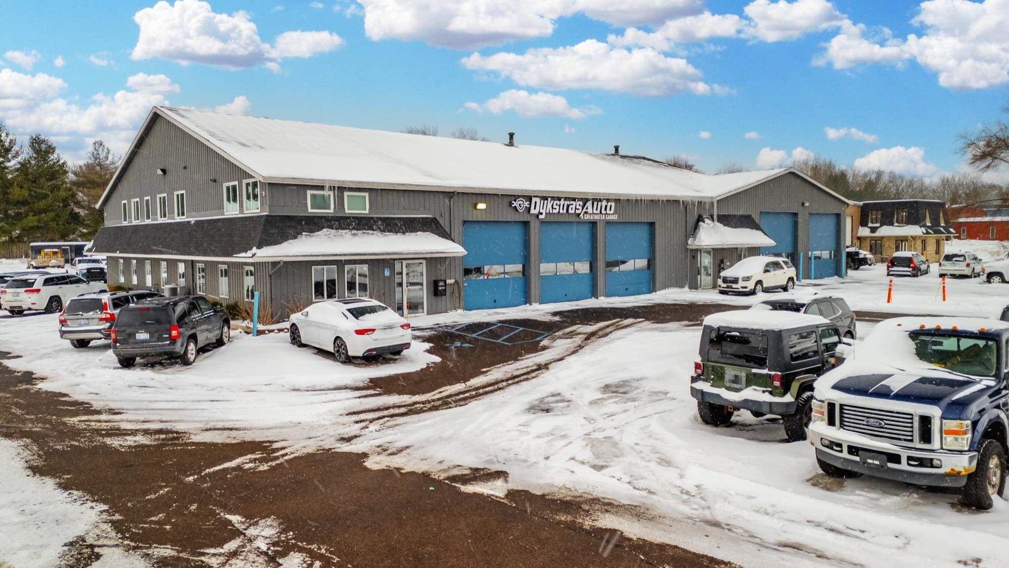 5180 37th Ave SW, Hudsonville, MI for Sale