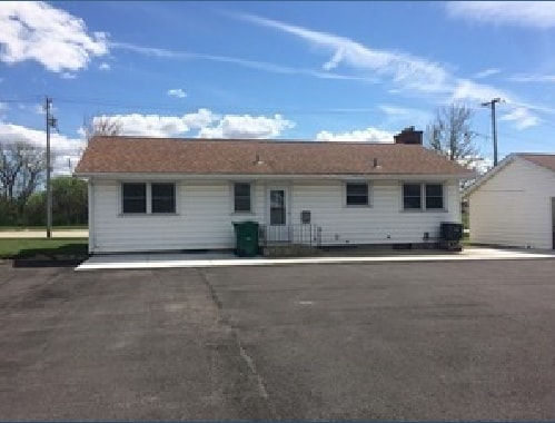 118 E Oak Knoll Dr, Hampshire, IL for Rent