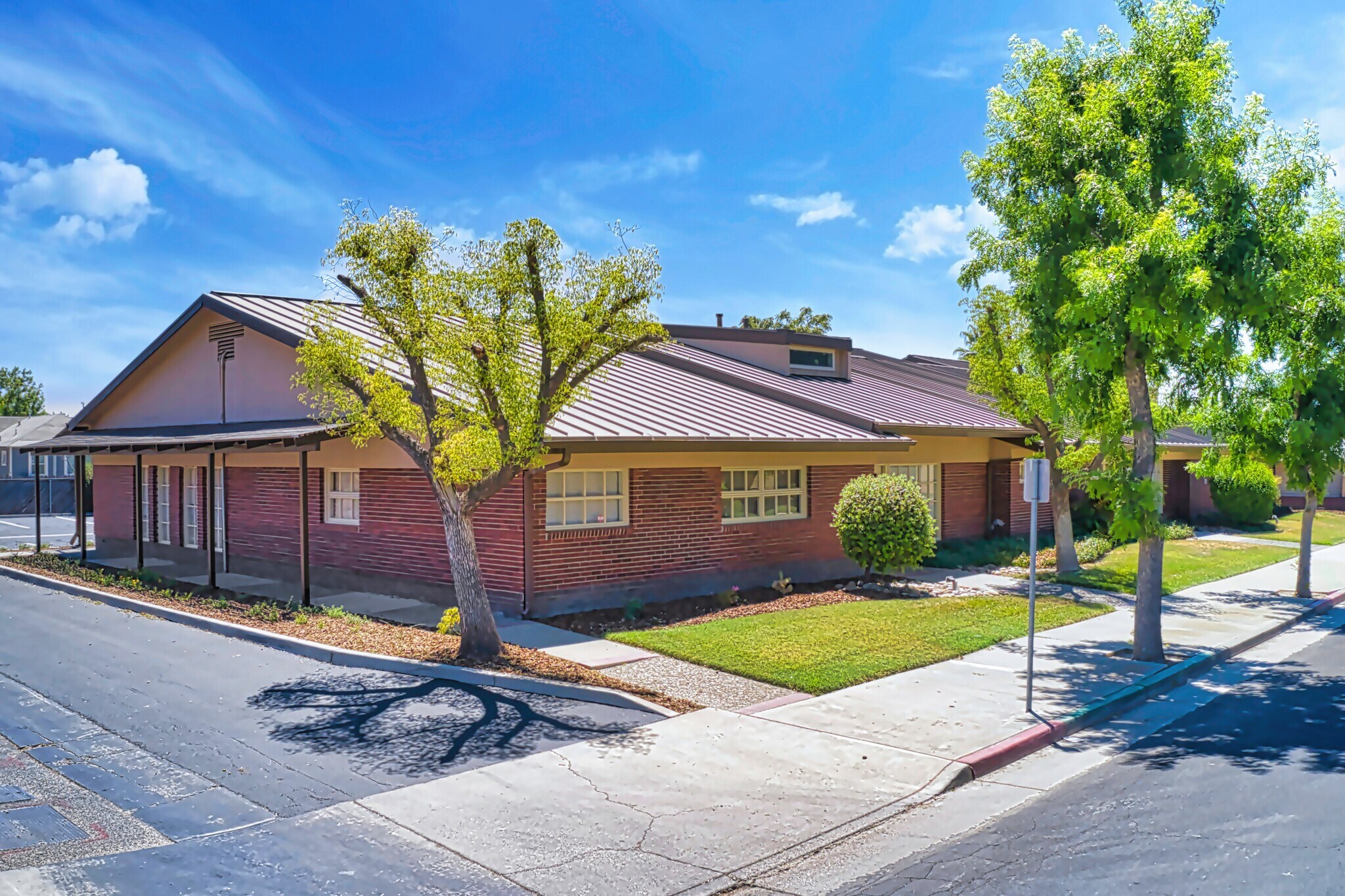 213 Center St, Hanford, CA for Sale