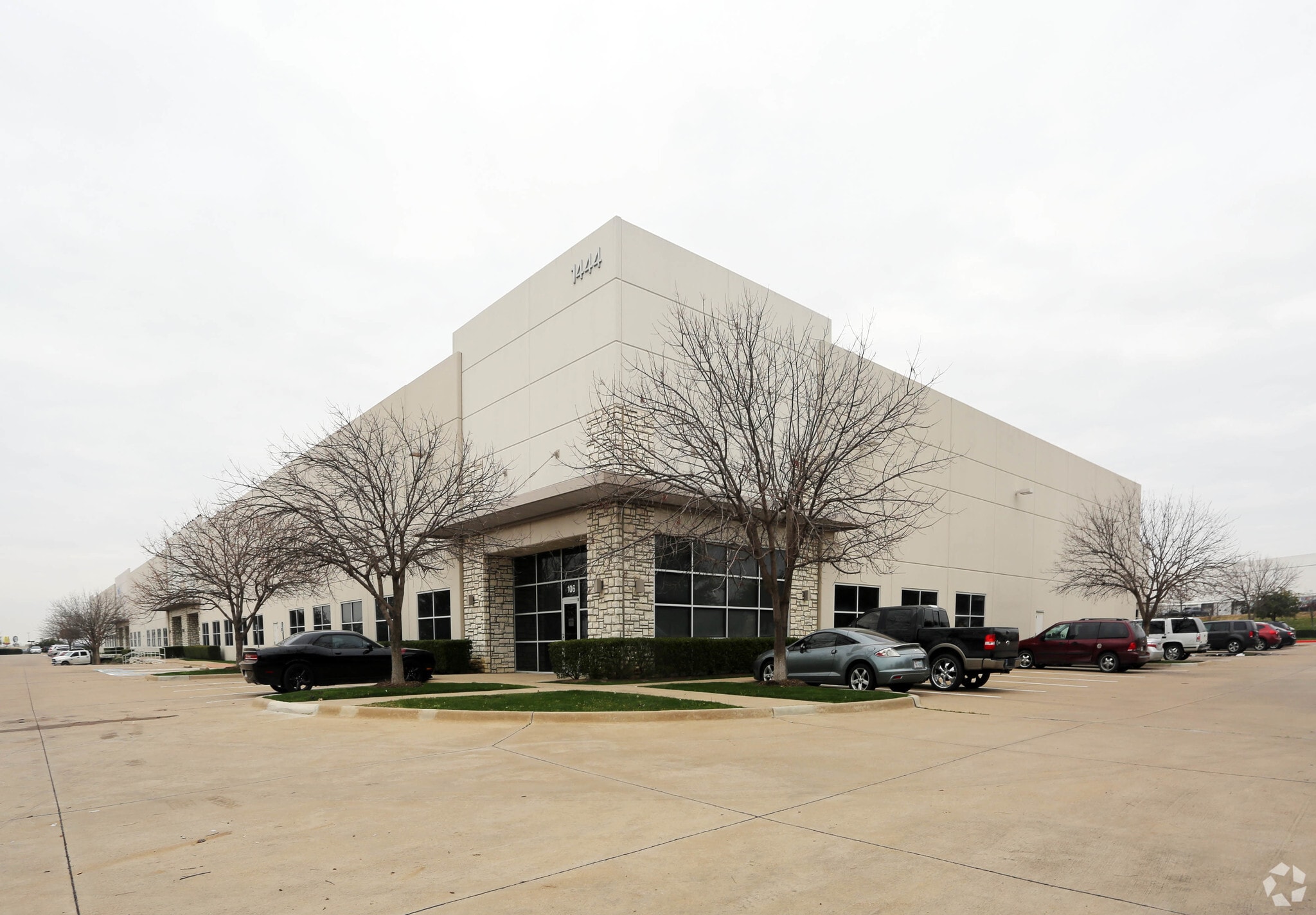1444 N Cockrell Hill Rd, Dallas, TX for Rent