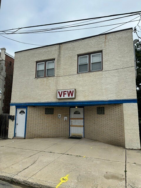1015 Saville Ave, Crum Lynne, PA for Sale