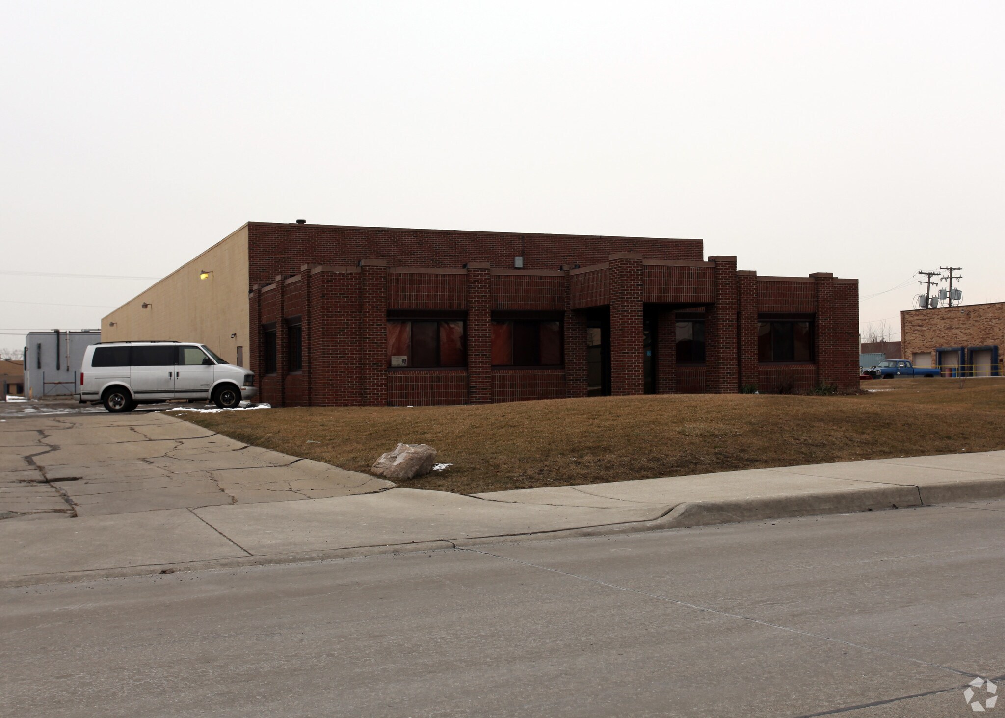 32369 Milton Ave, Madison Heights, MI for Rent