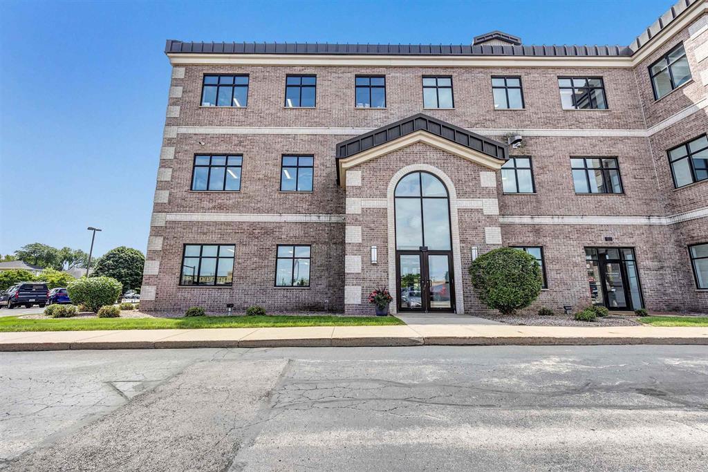 325 Reid St, De Pere, WI for Rent