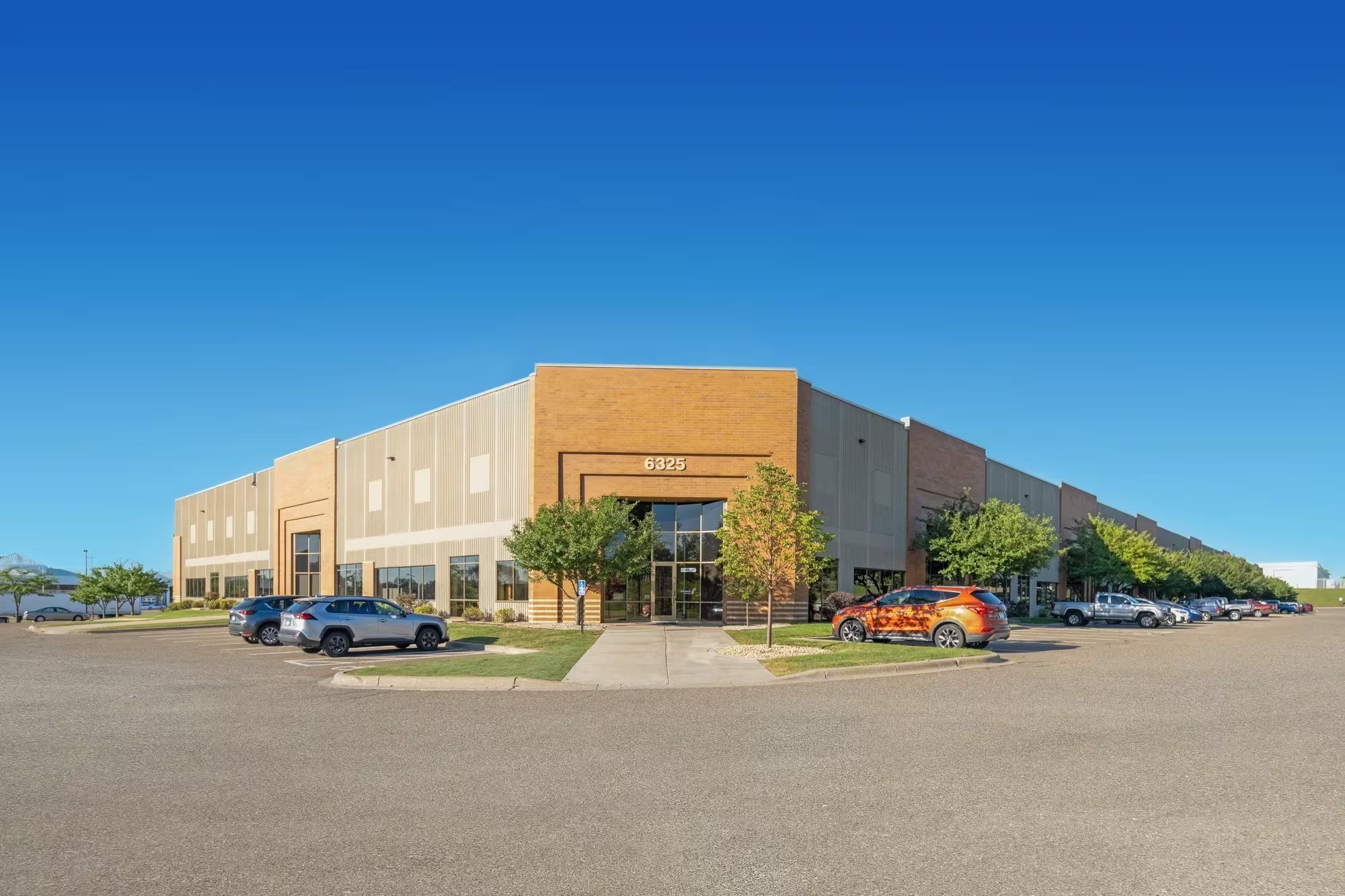 6325 Sandburg Rd, Golden Valley, MN for Rent