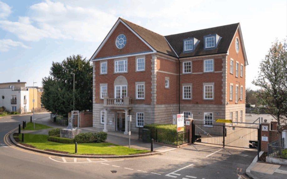 124 Bridge Rd, Chertsey, SRY for Rent