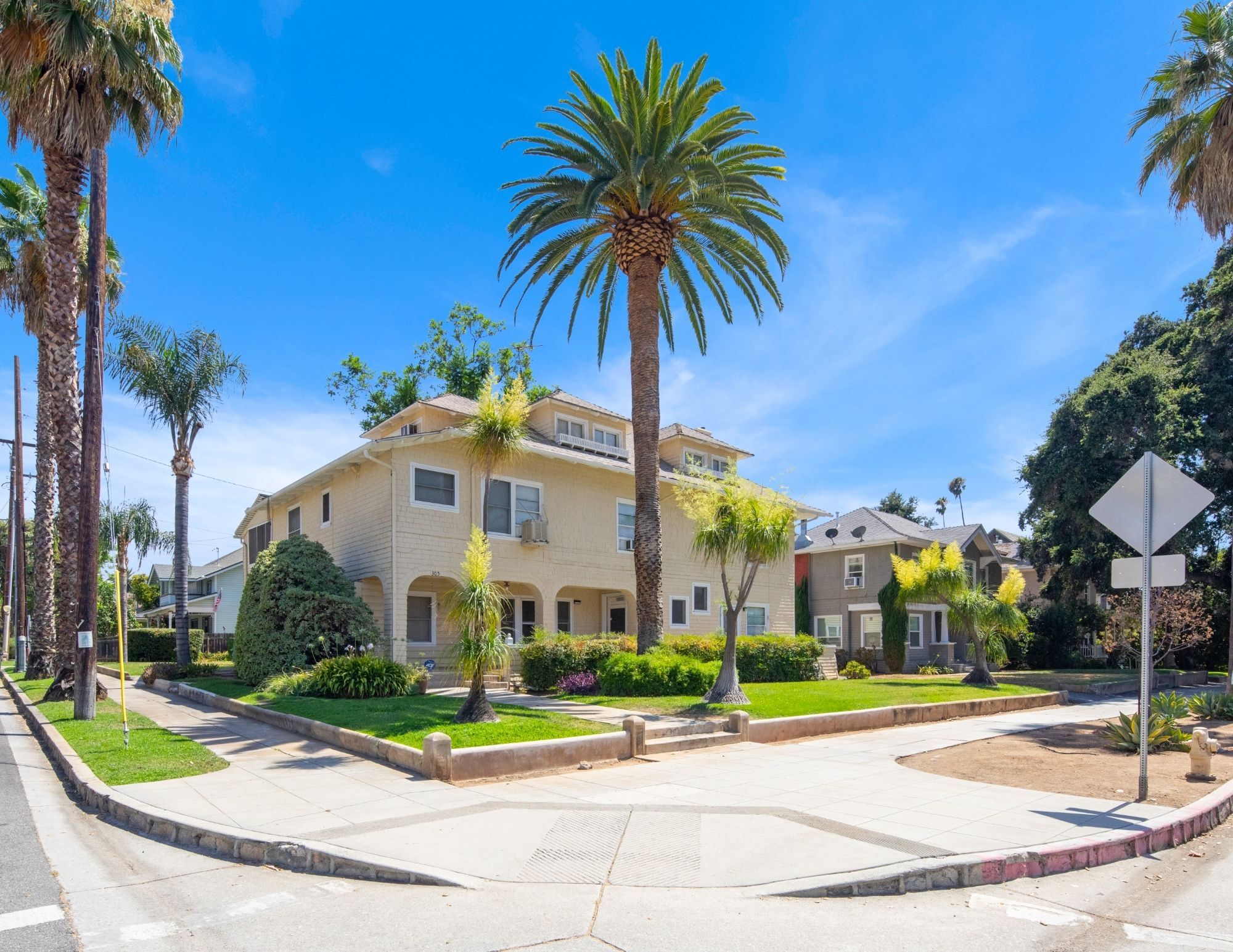 305 W Olive Ave, Redlands, CA for Sale