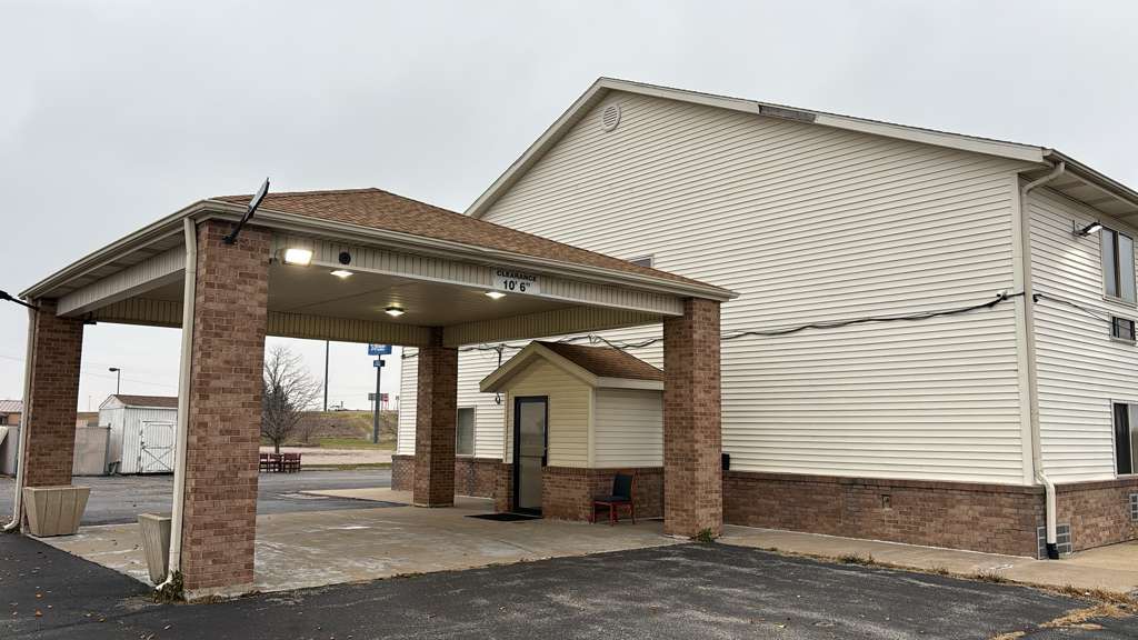 5 Cavalry Dr, Wenona, IL for Sale
