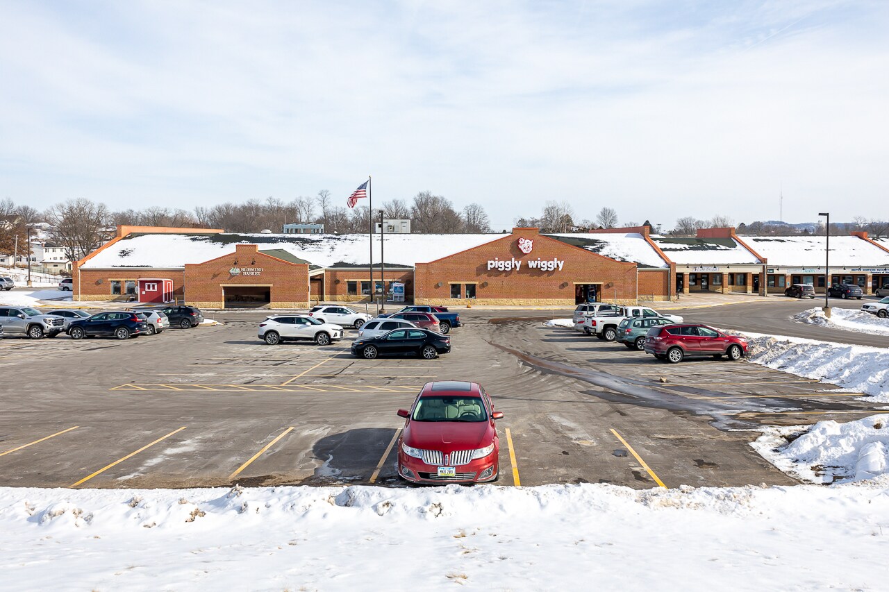 997 Galena Square Dr Galena, IL 61036 Retail Property for Sale on