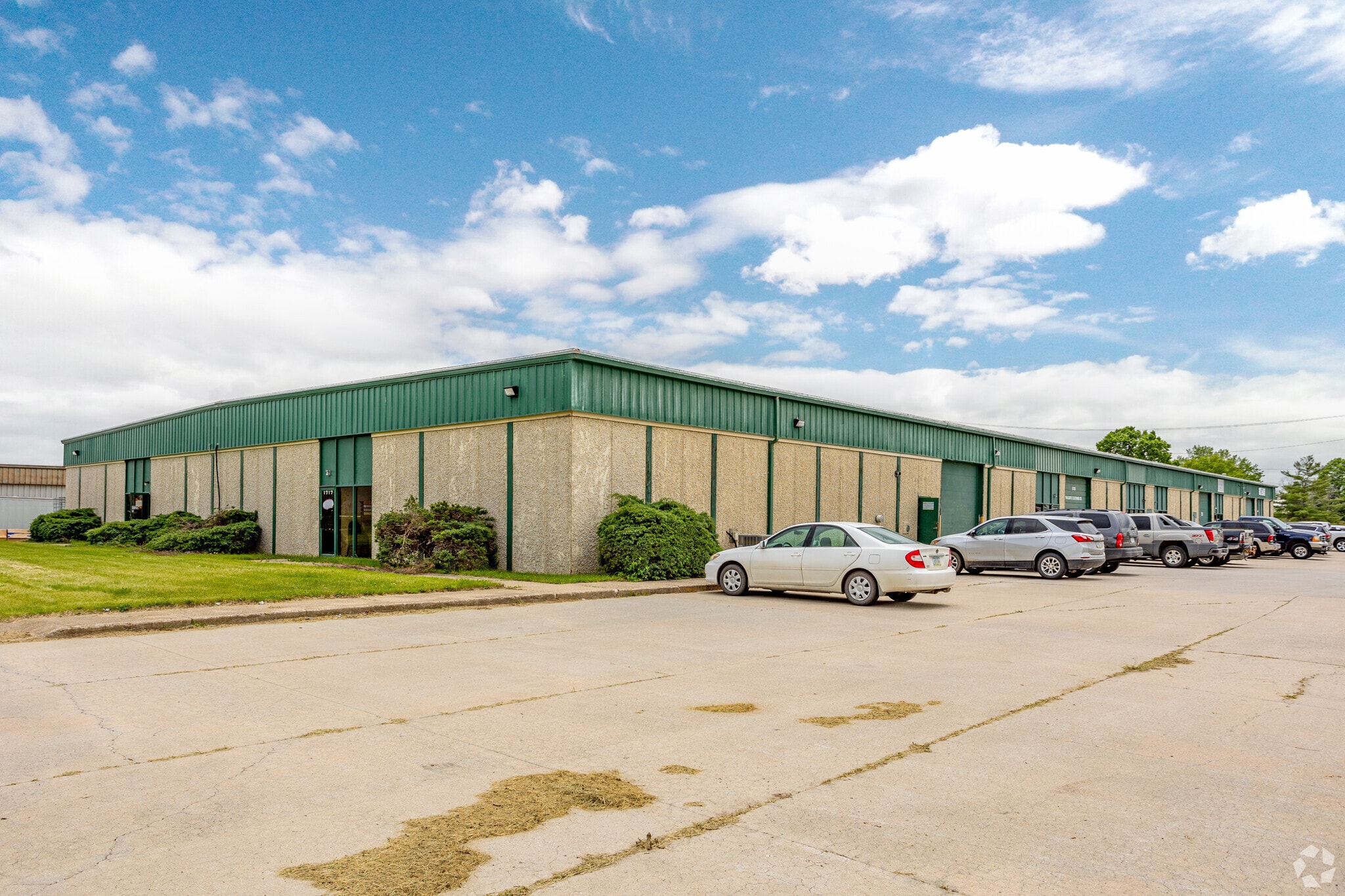 1717-5765 NE 58th Ave, Des Moines, IA for Rent