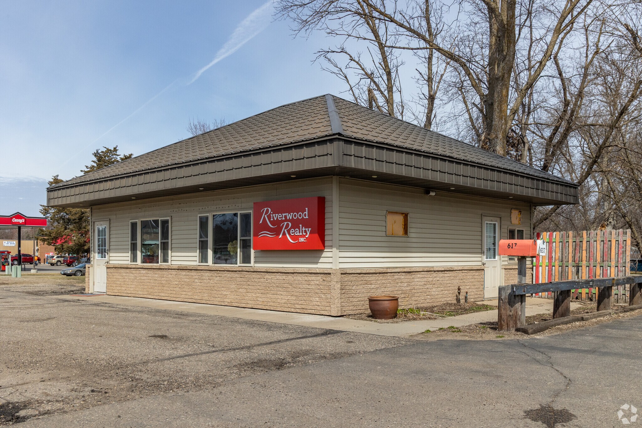 617 E Highway 12, Litchfield, MN for Sale