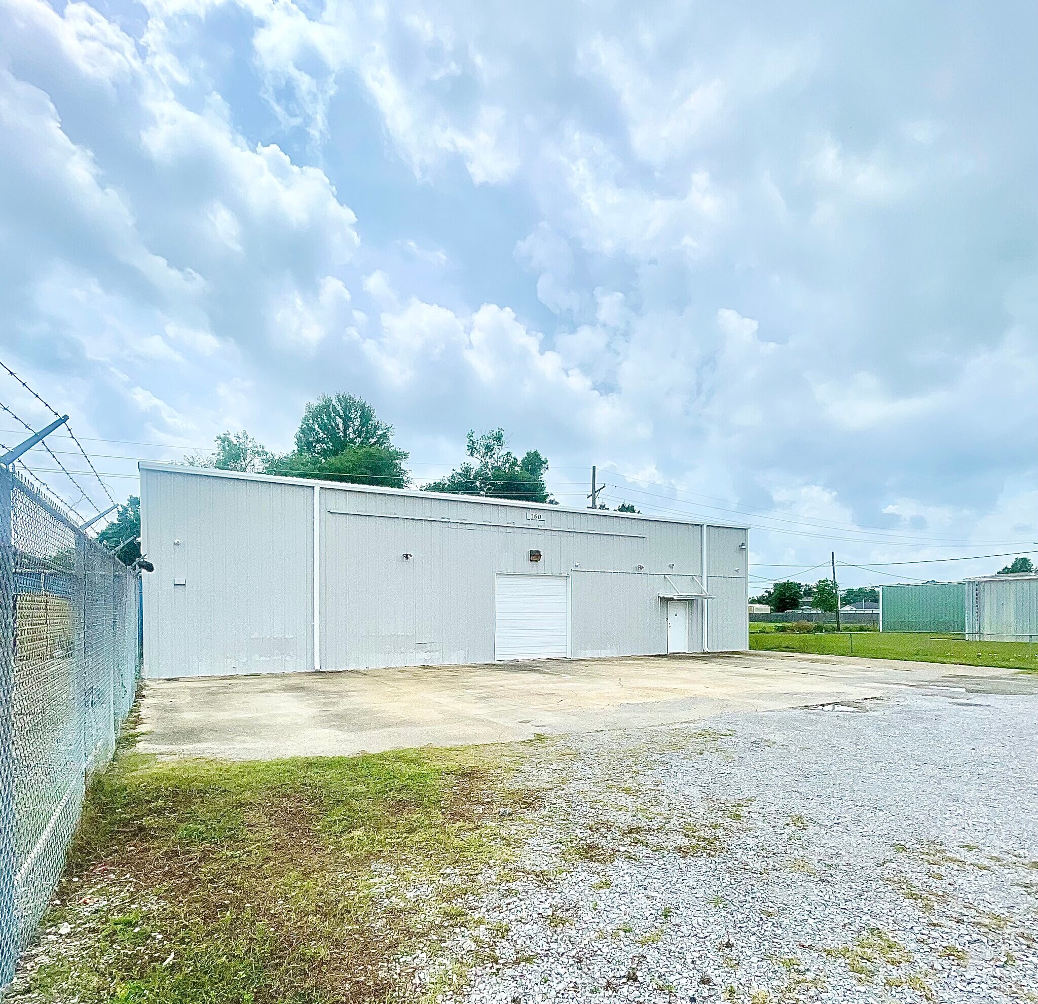 160 N Hollywood Rd, Houma, LA for Rent