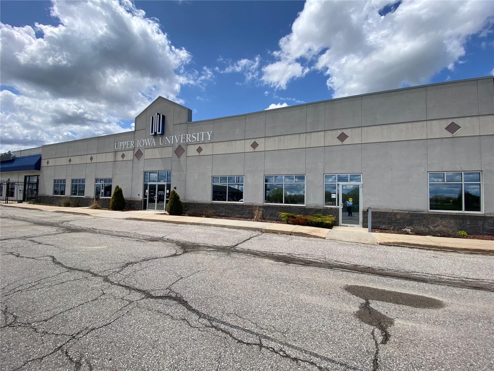 3555-3563 University Ave, Waterloo, IA for Rent